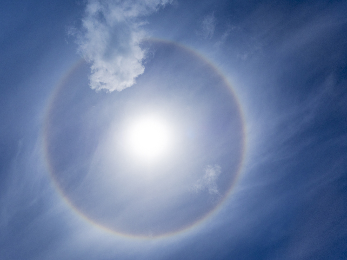 Cloud & Halo - Street Photography Auckand New Zealand
