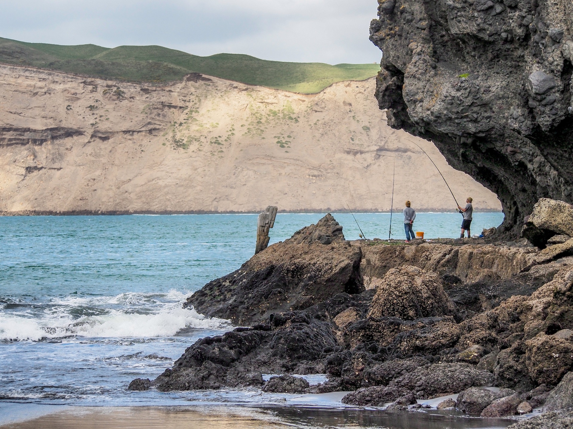 Wonga Wonga Bay Rock Fishing - Street Photography Auckland